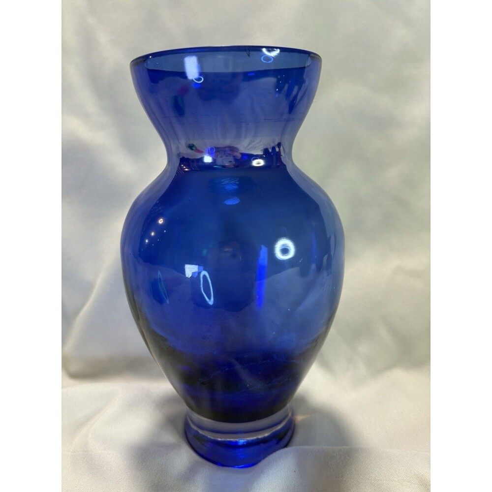 Vintage Hand Blown Art Glass Cobalt Blue Vase 6.25”